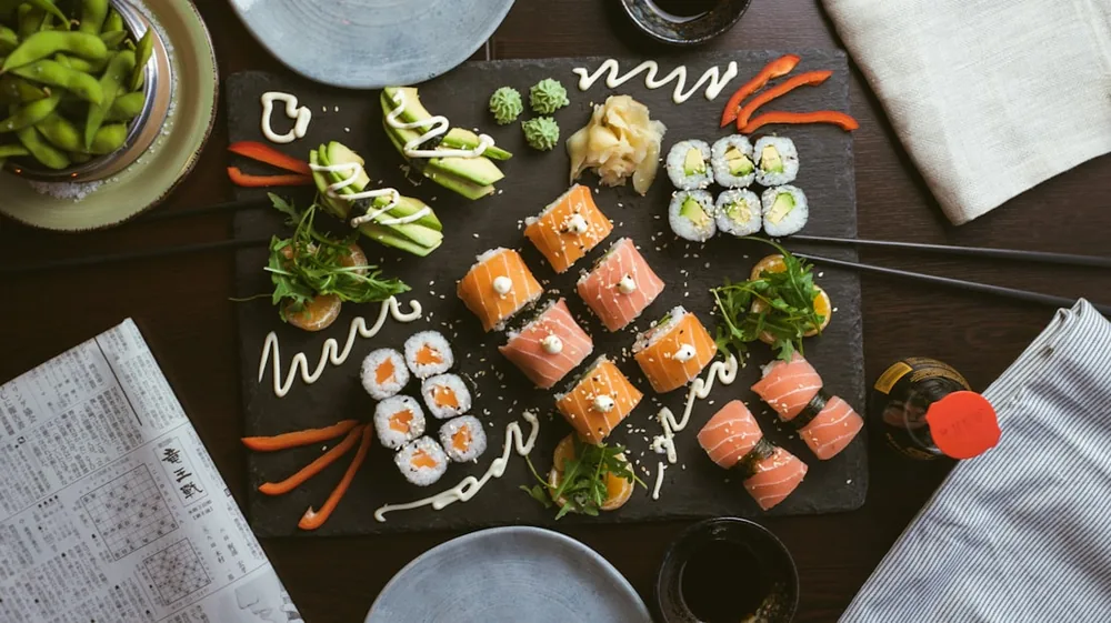 盛り付けられた料理の写真。シーンと地域で探しているお客様に、自店の強みが伝わるページを用意する。
